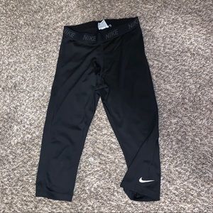 Woman’s Nike Cropped Leggings